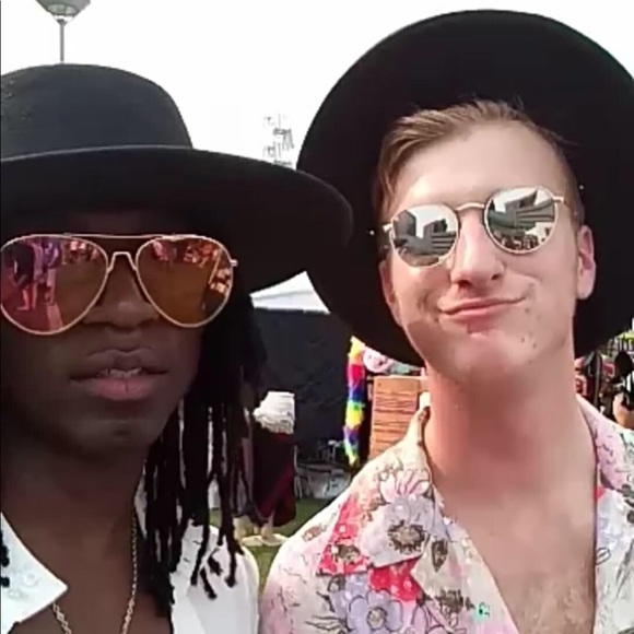 Meet your Posher, Sean - Picture 1 of 1